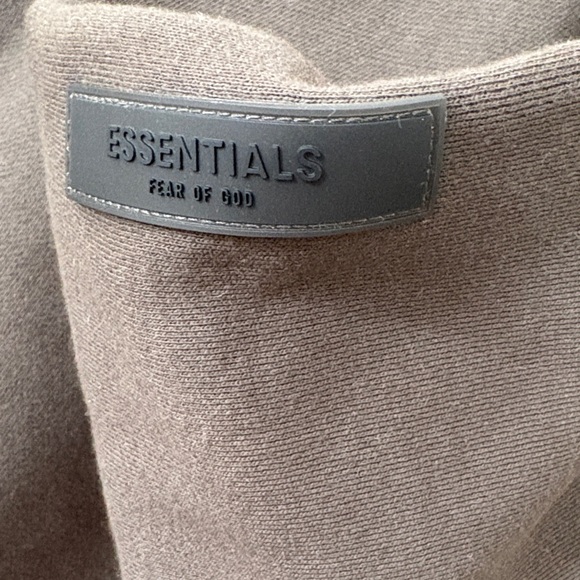 Essentials Fear of God off black Hoodie - Picture 3 of 6